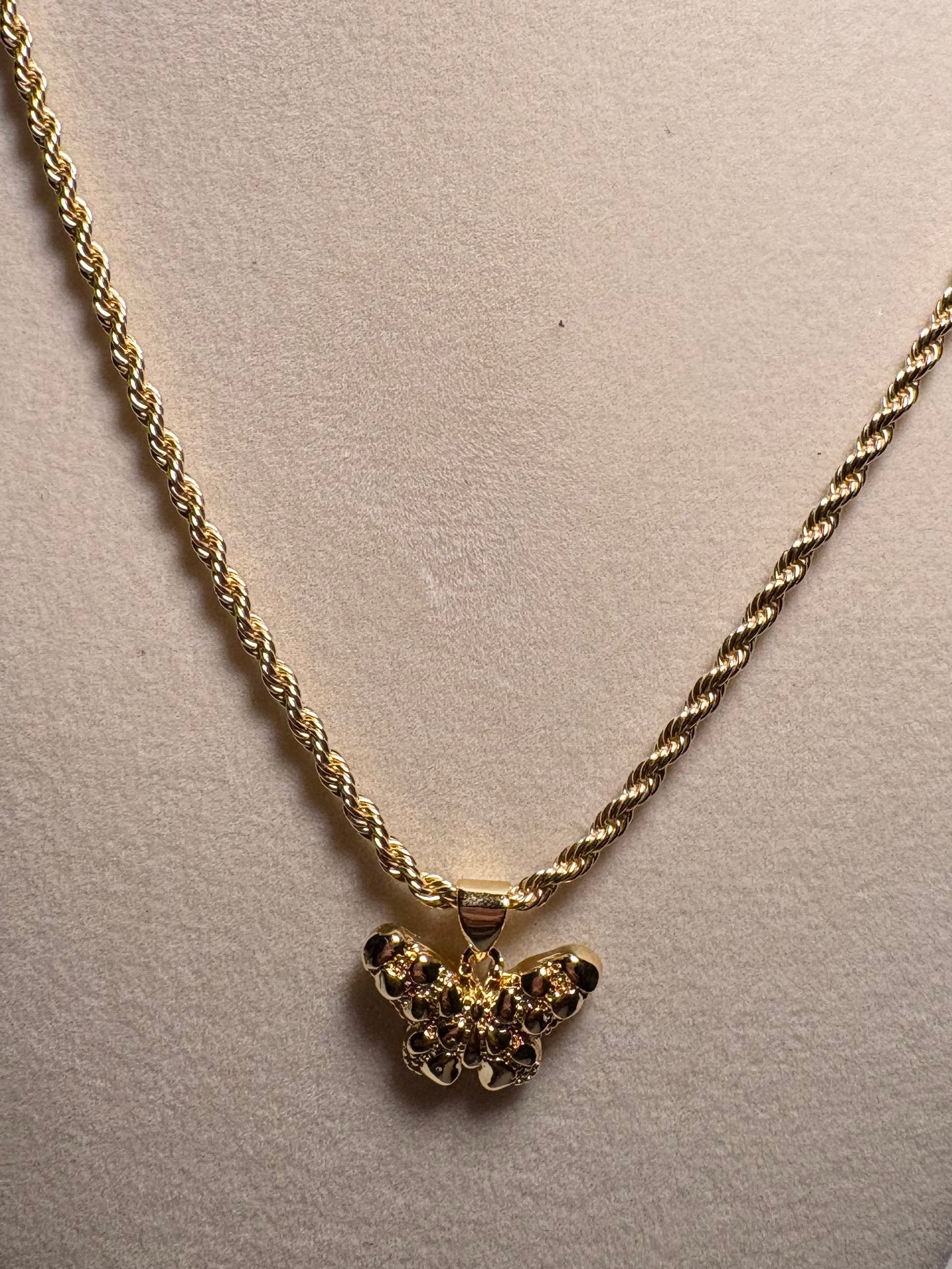 BTRYFLY NECKLACE🦋