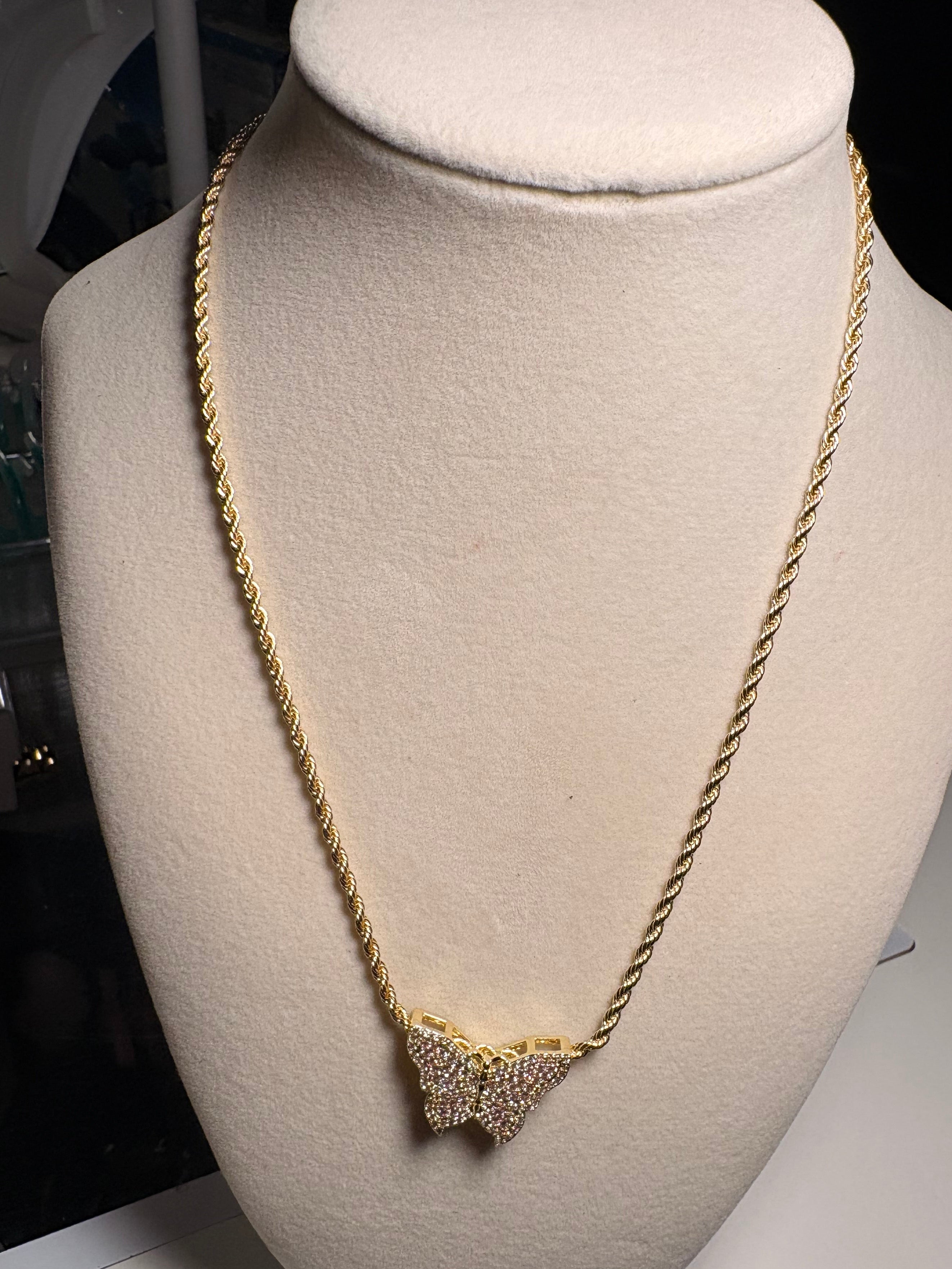 BTRFLY NECKLACE😽