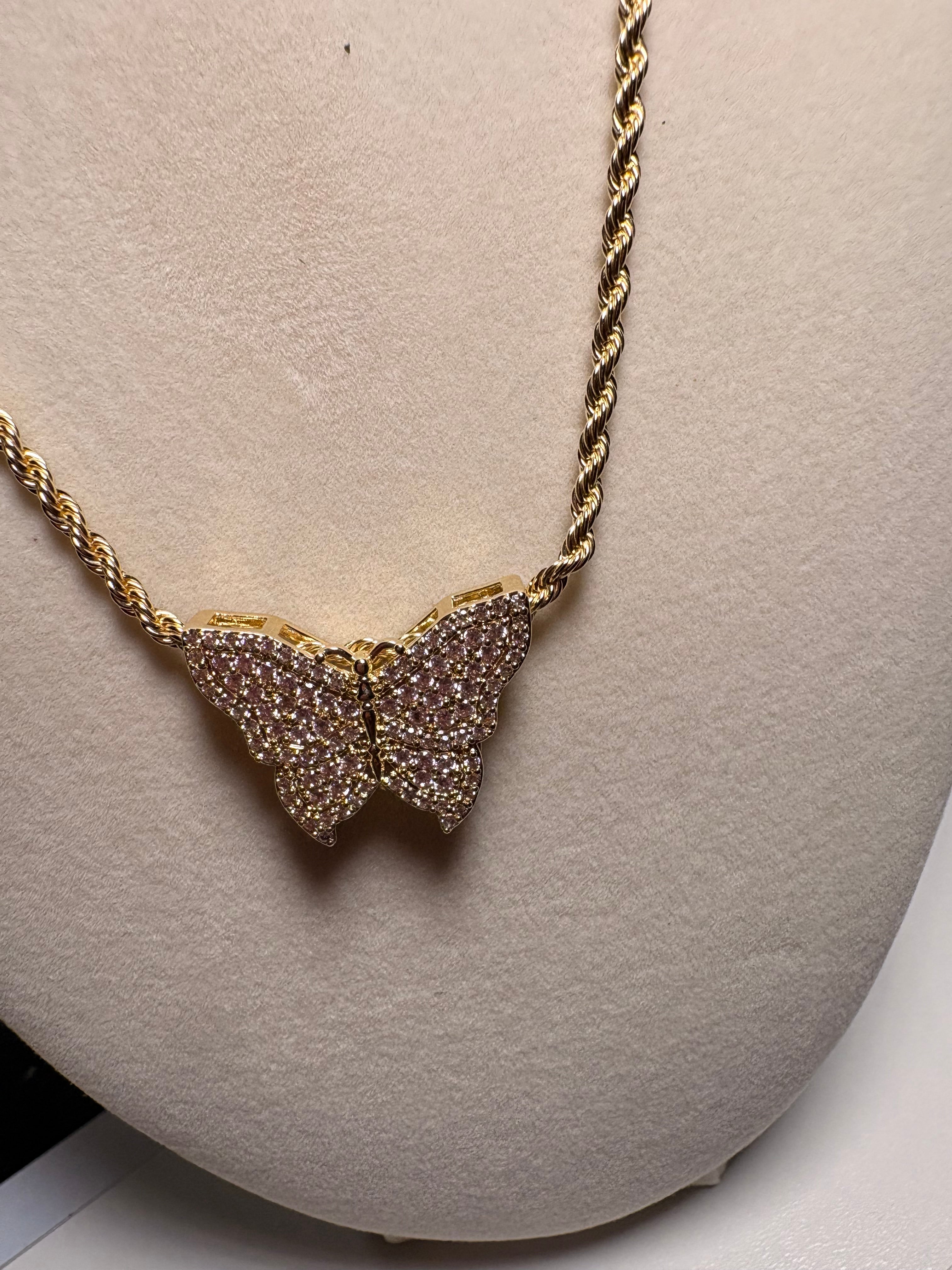 BTRFLY NECKLACE😽