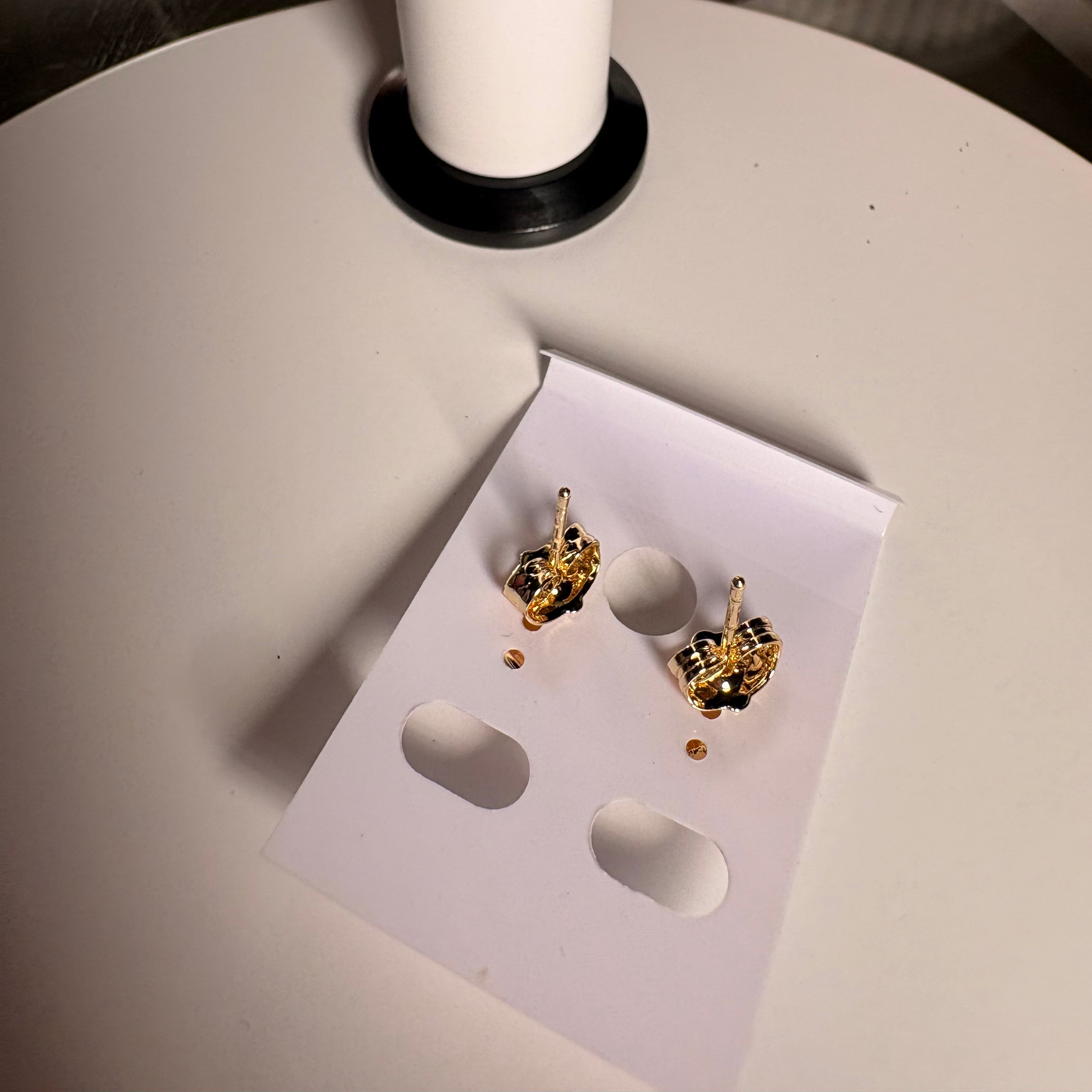 HEART STUD EARRINGS💛